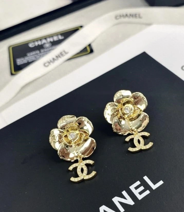 Breathable Chanel Earrings 225247