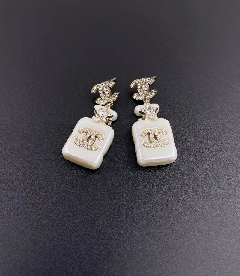 Minimalist Chanel Earrings 225222