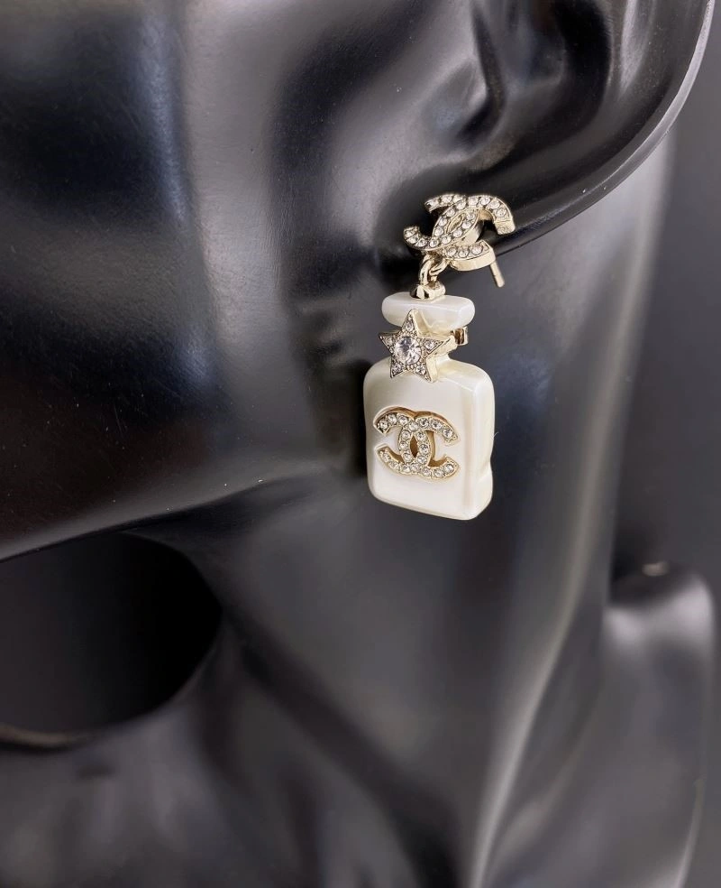Minimalist Chanel Earrings 225222