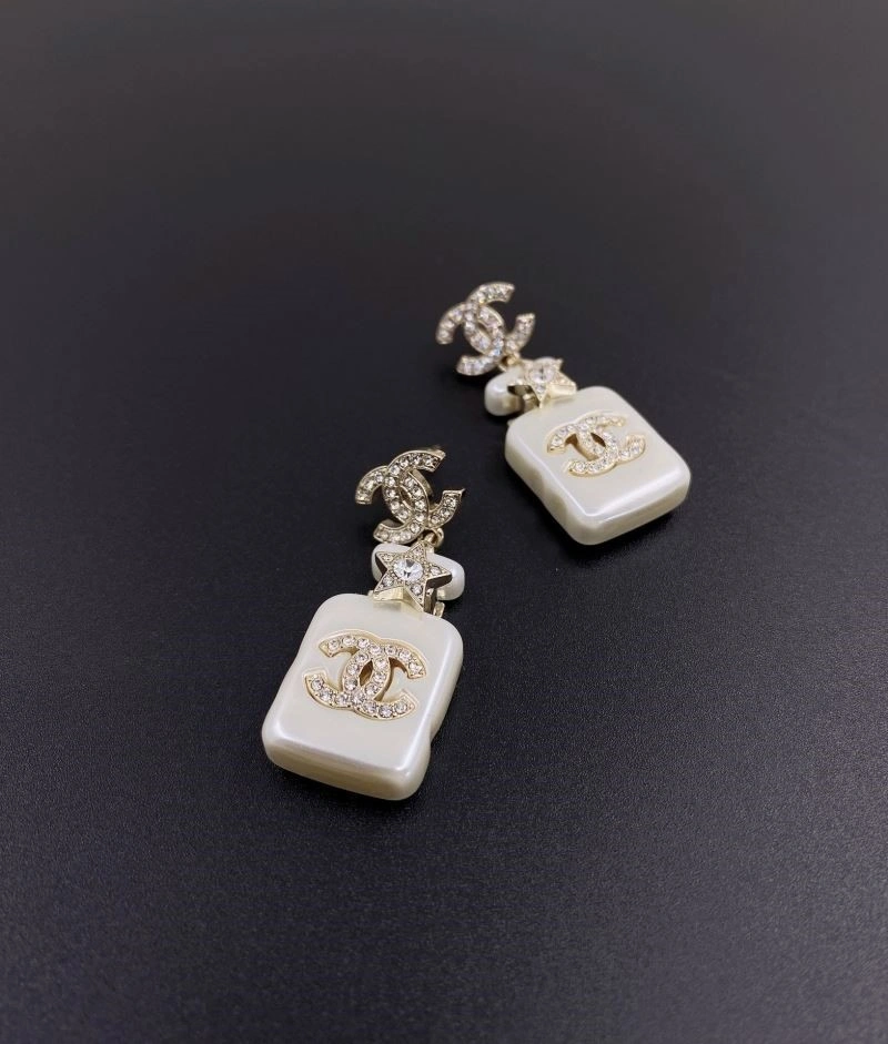 Minimalist Chanel Earrings 225222