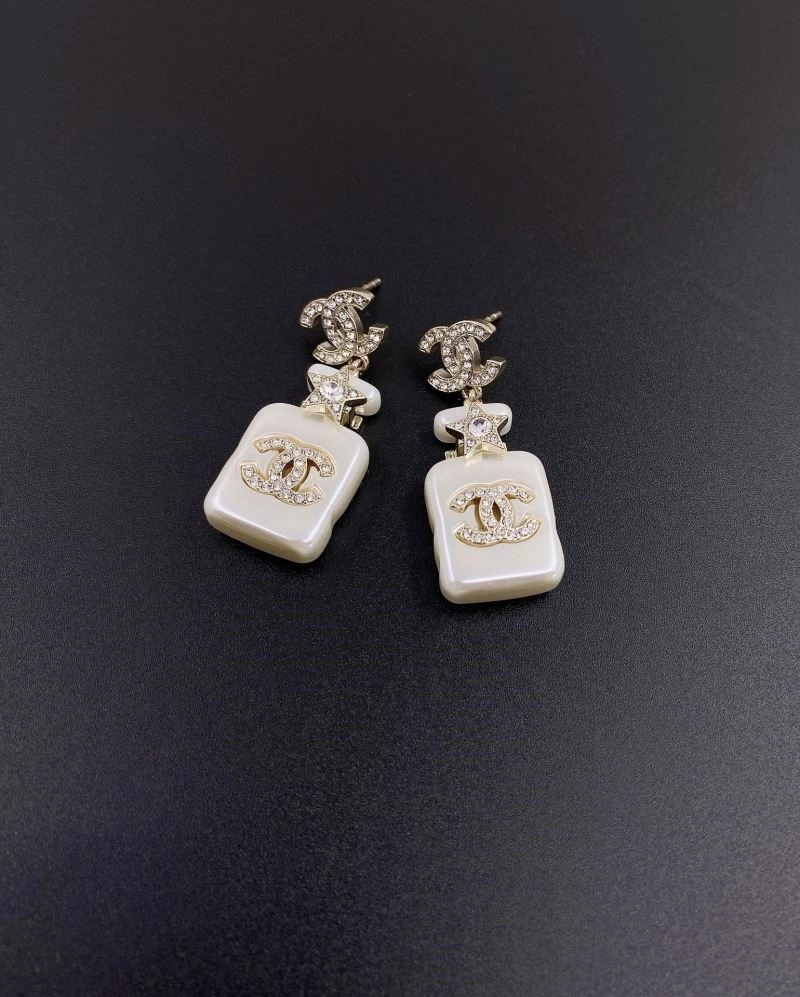 Minimalist Chanel Earrings 225222