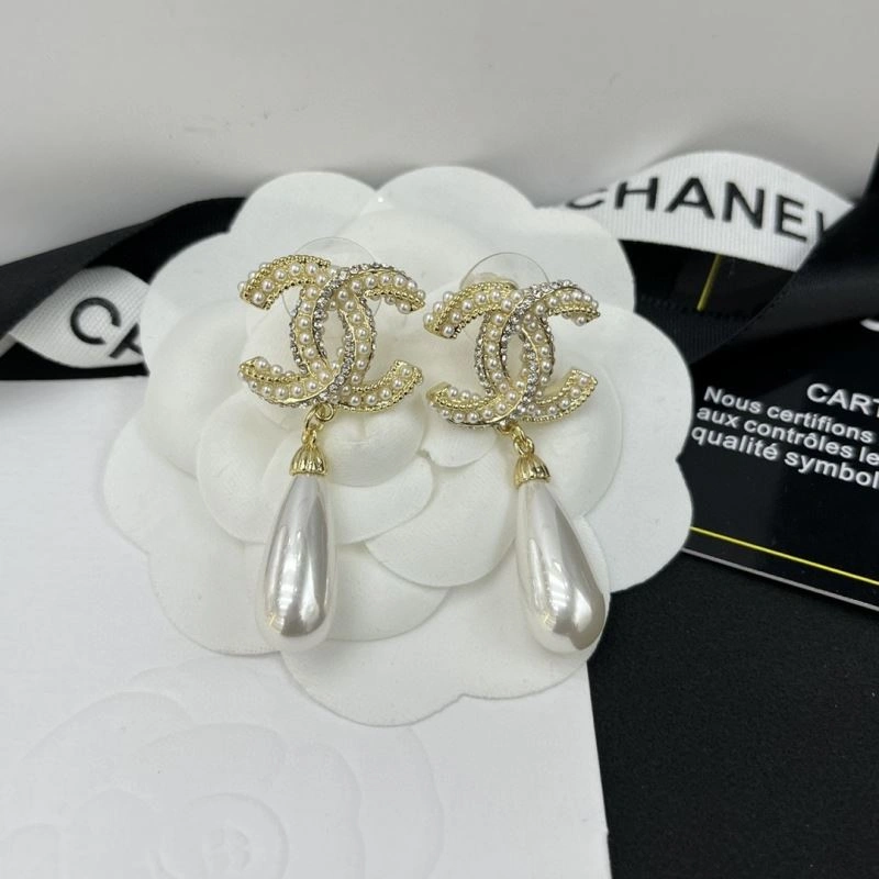 Reliable Chanel Earrings 225194