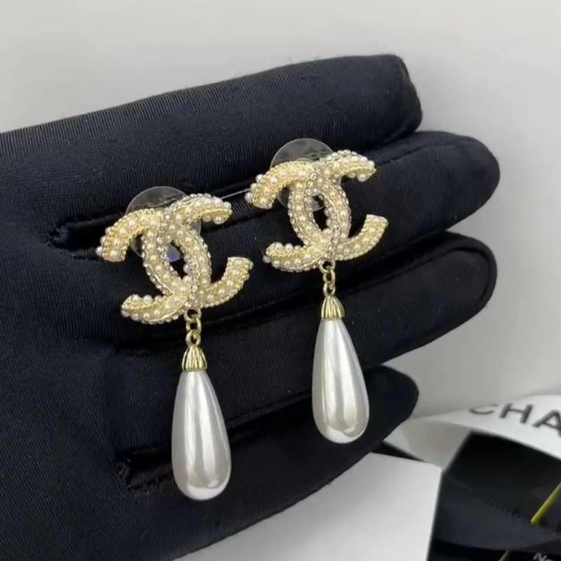 Reliable Chanel Earrings 225194