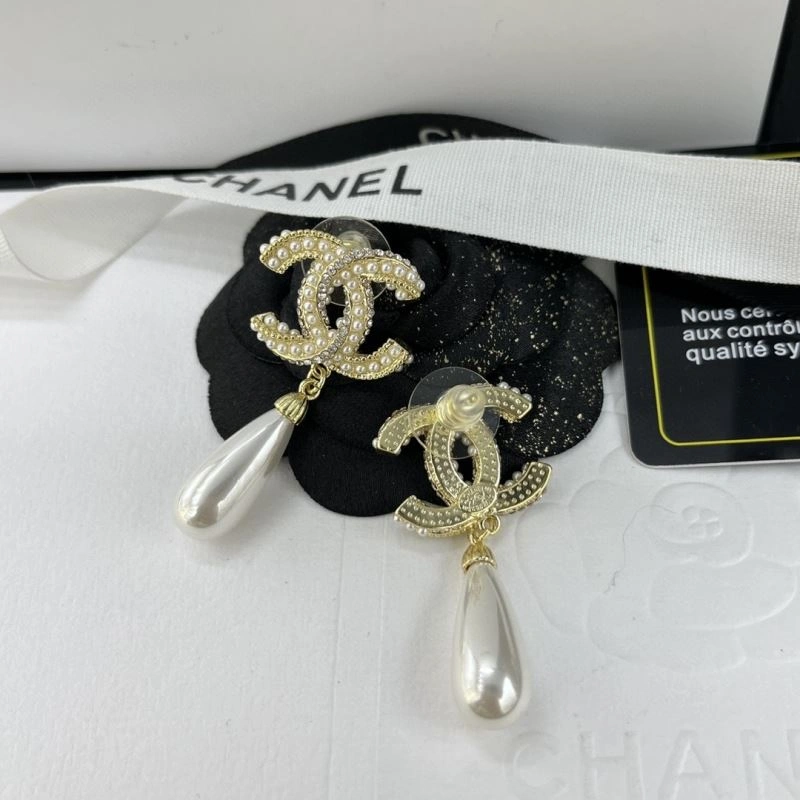 Reliable Chanel Earrings 225194