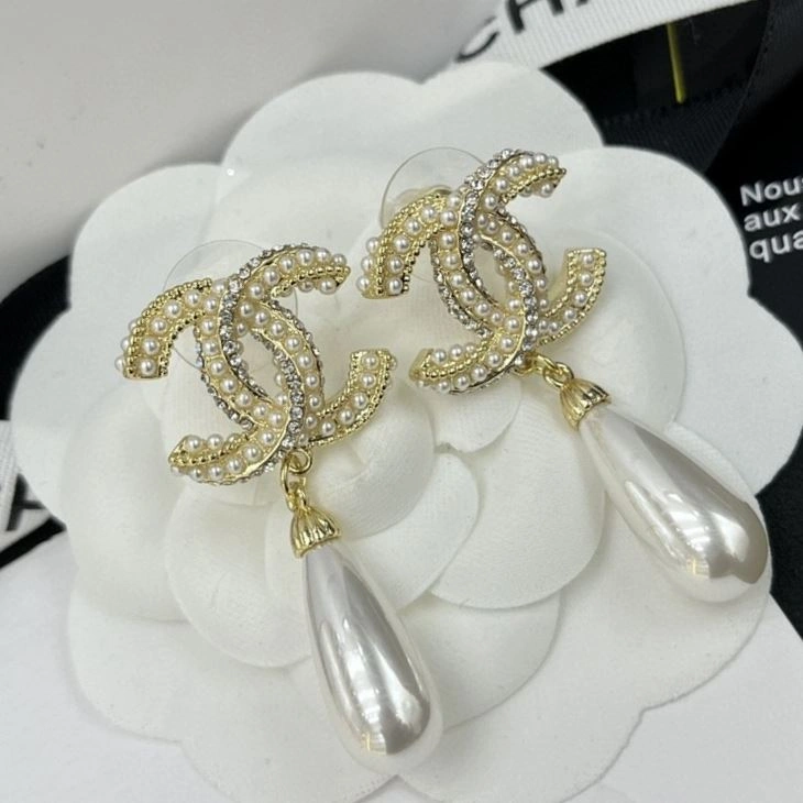 Reliable Chanel Earrings 225194