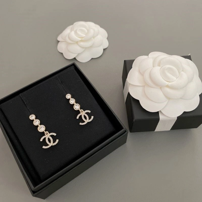 Unique Chanel Earrings 225199