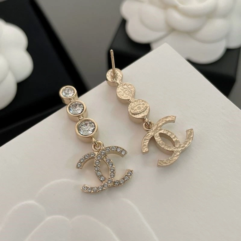 Unique Chanel Earrings 225199