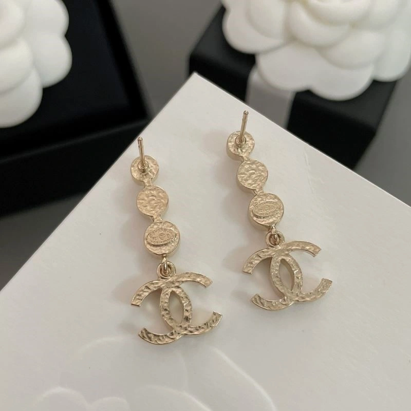 Unique Chanel Earrings 225199