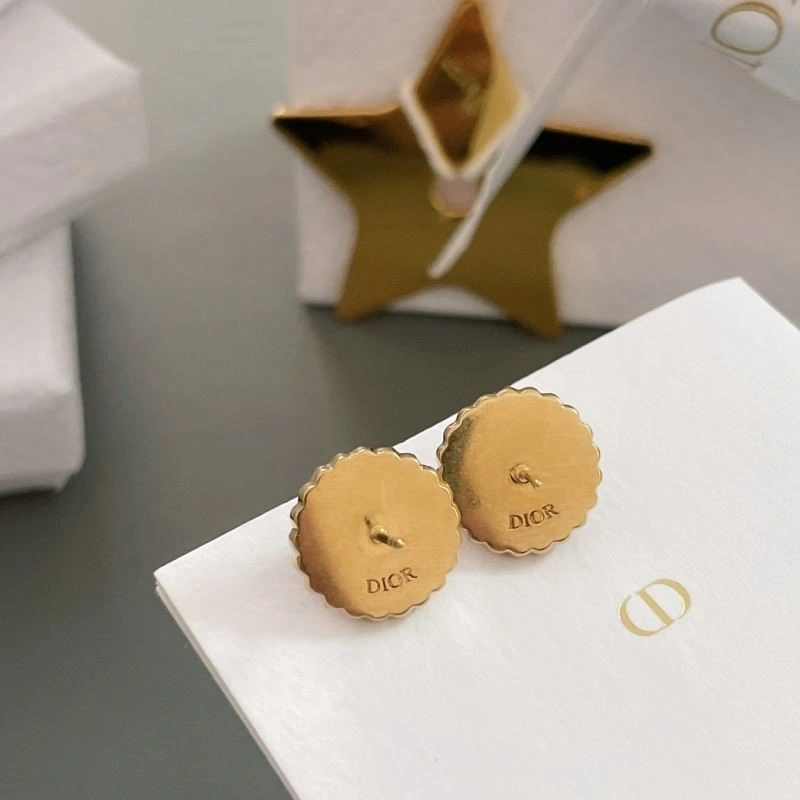 Chanel Earrings MoistureWicking 225207