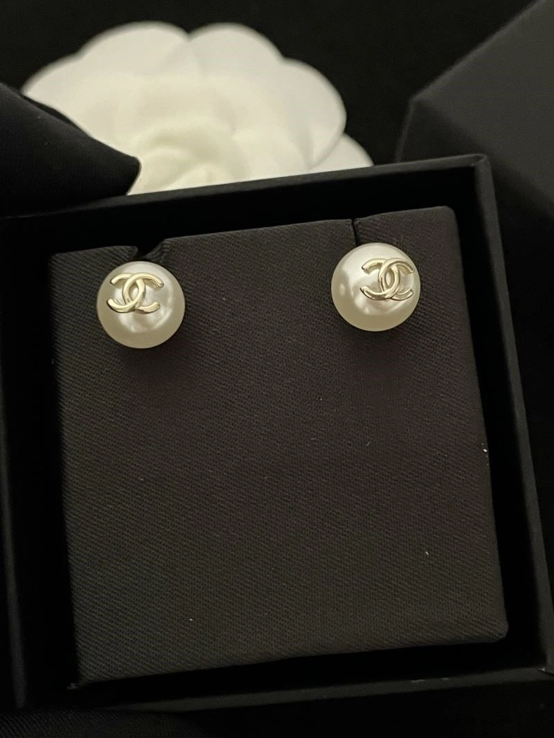 Comfortable Chanel Earrings 225250