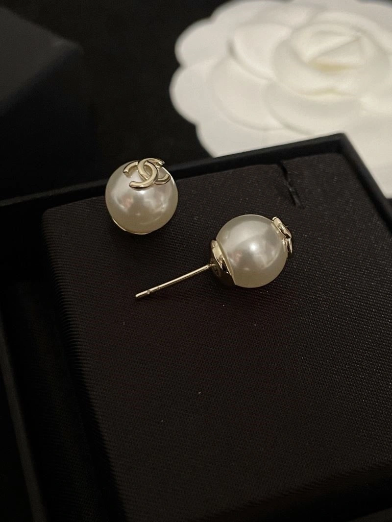 Comfortable Chanel Earrings 225250