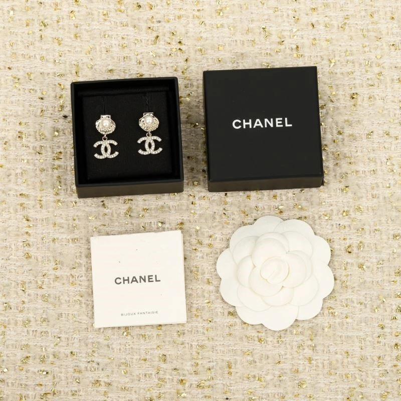 Chanel Earrings Cozy 225176