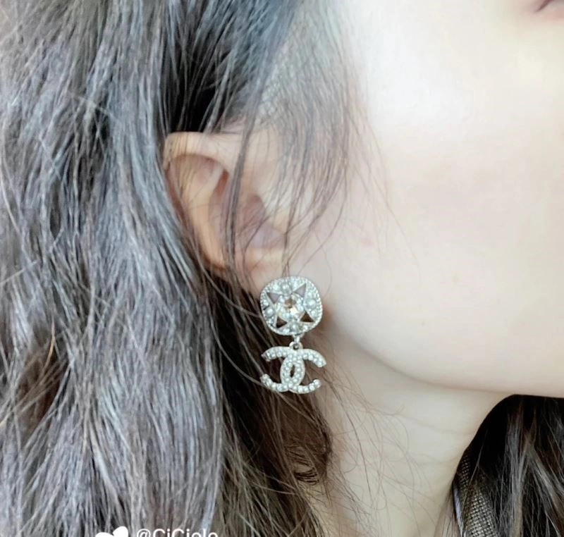 Premium Chanel Earrings 225170