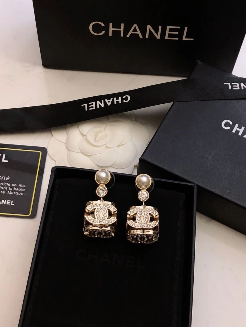 Chanel Earrings Minimalist 225212
