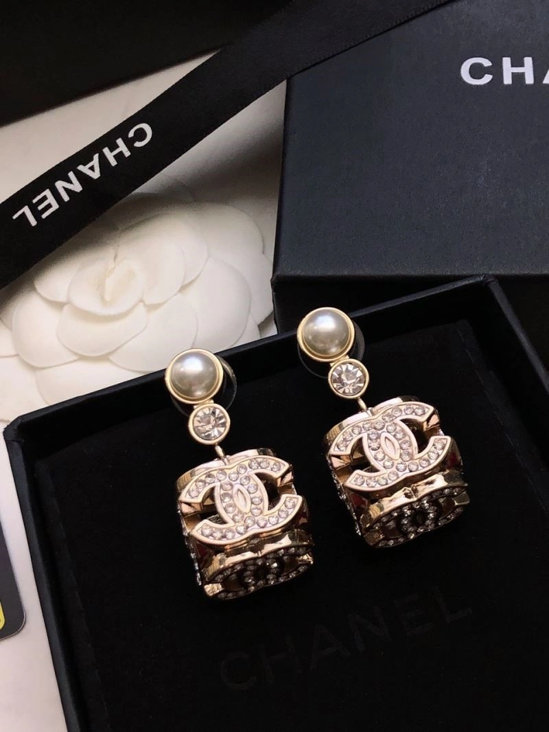 Chanel Earrings Minimalist 225212