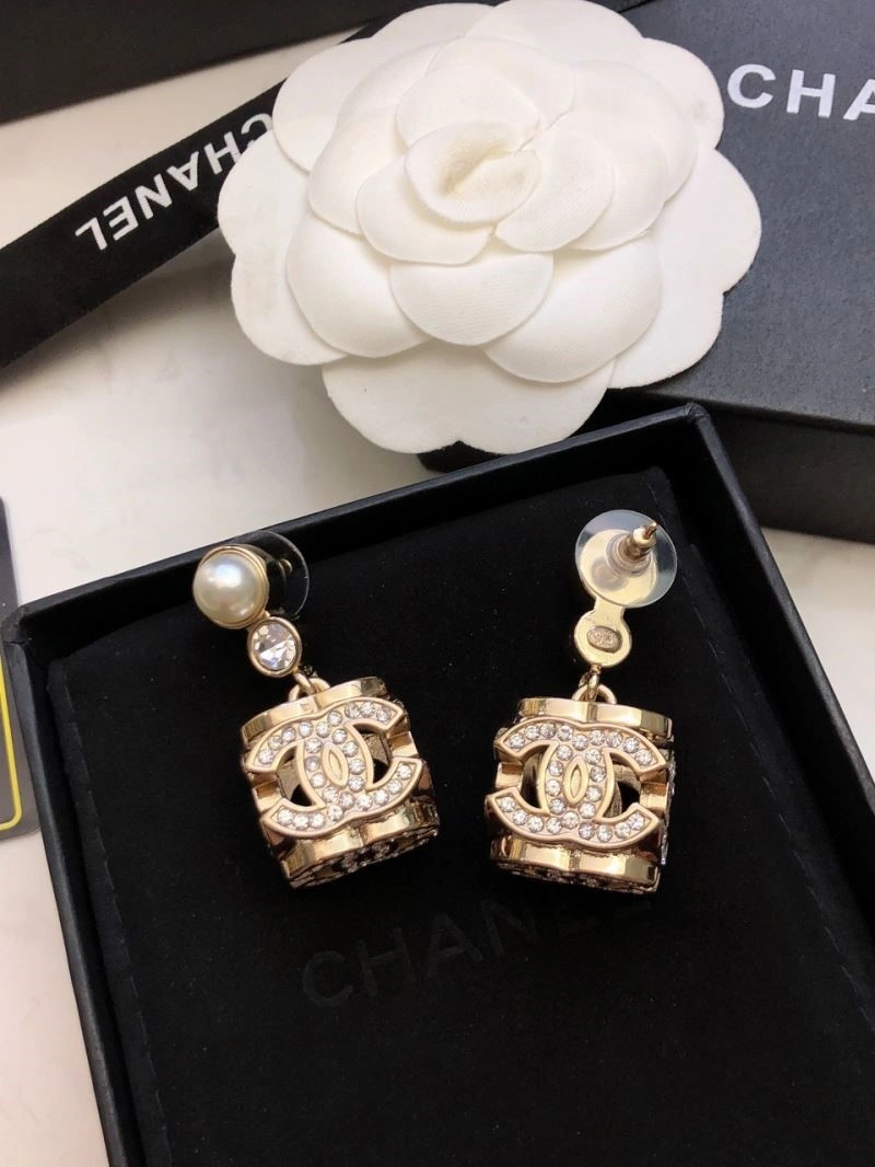 Chanel Earrings Minimalist 225212