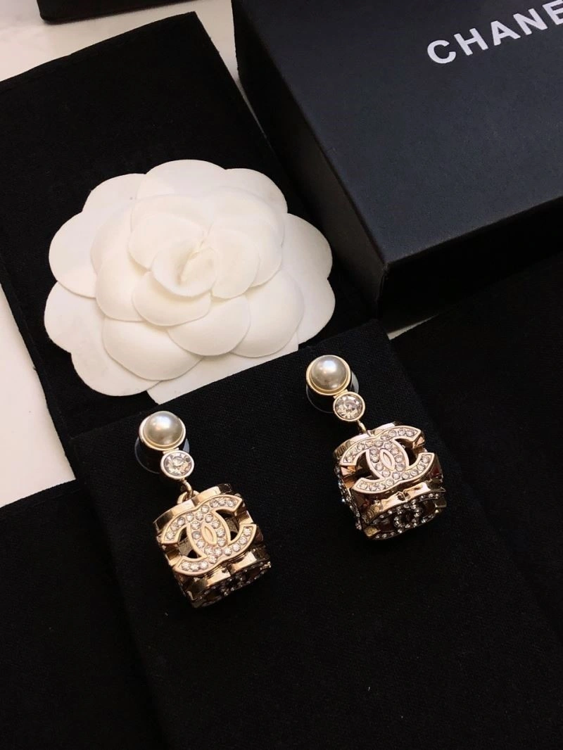 Chanel Earrings Minimalist 225212