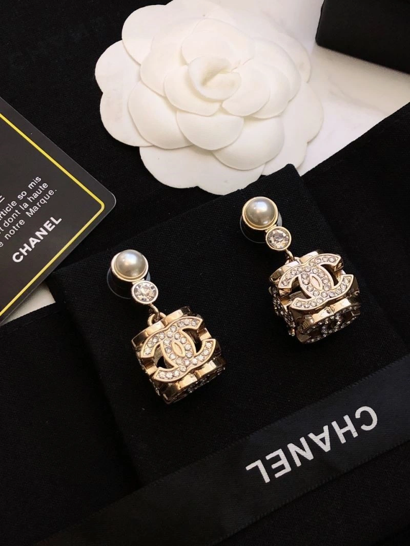 Chanel Earrings Minimalist 225212