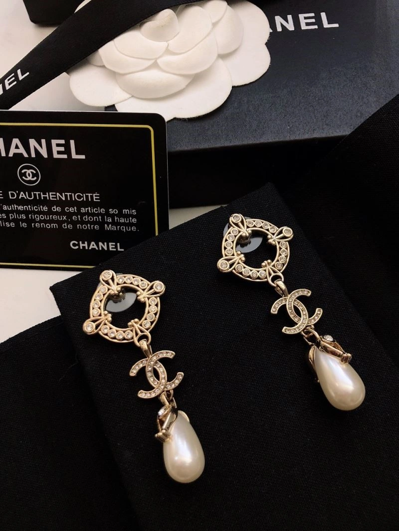 Snug Chanel Earrings 225158