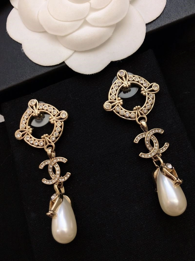 Snug Chanel Earrings 225158