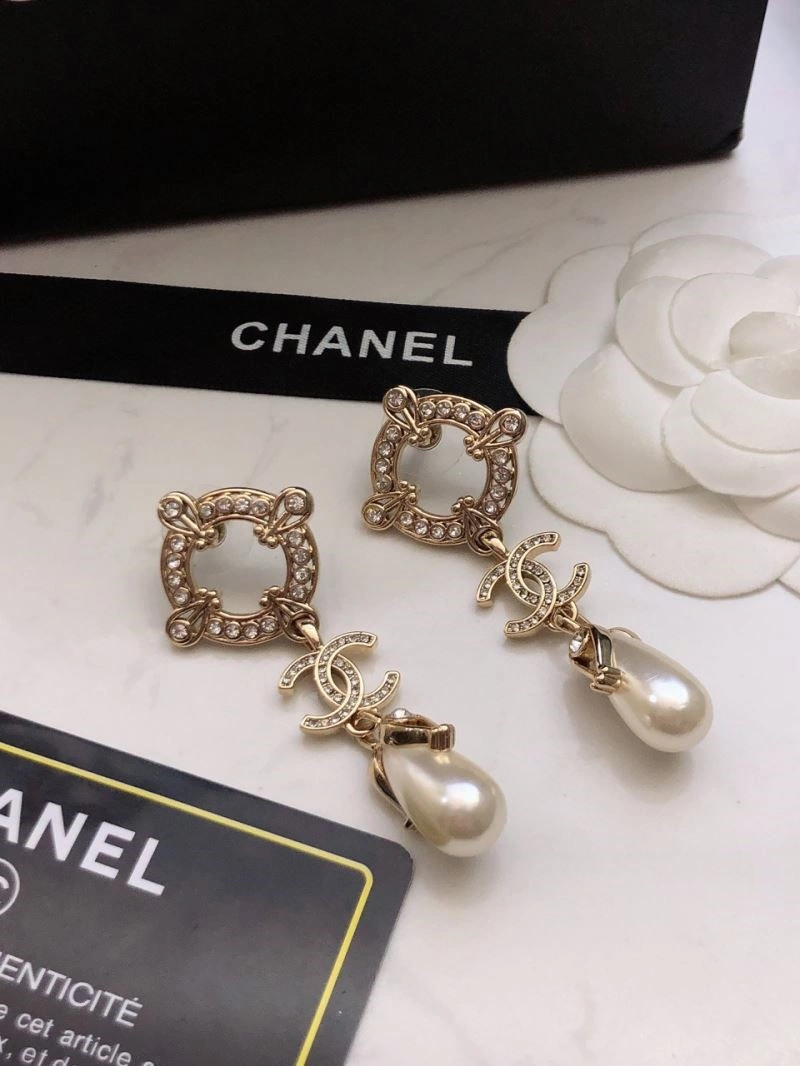 Snug Chanel Earrings 225158