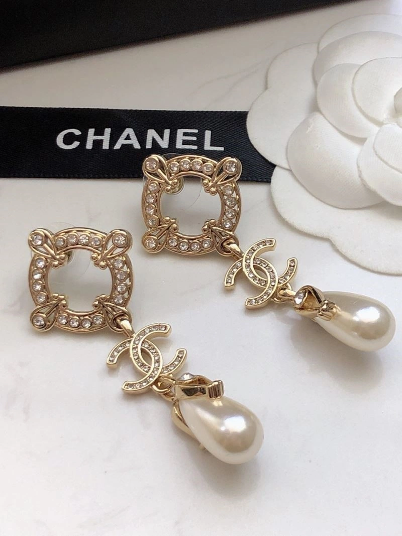 Snug Chanel Earrings 225158
