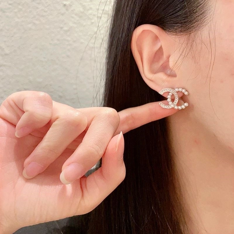 Effortless Chanel Earrings 225151