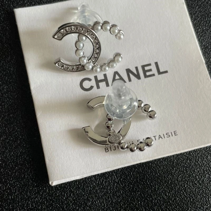 Effortless Chanel Earrings 225151