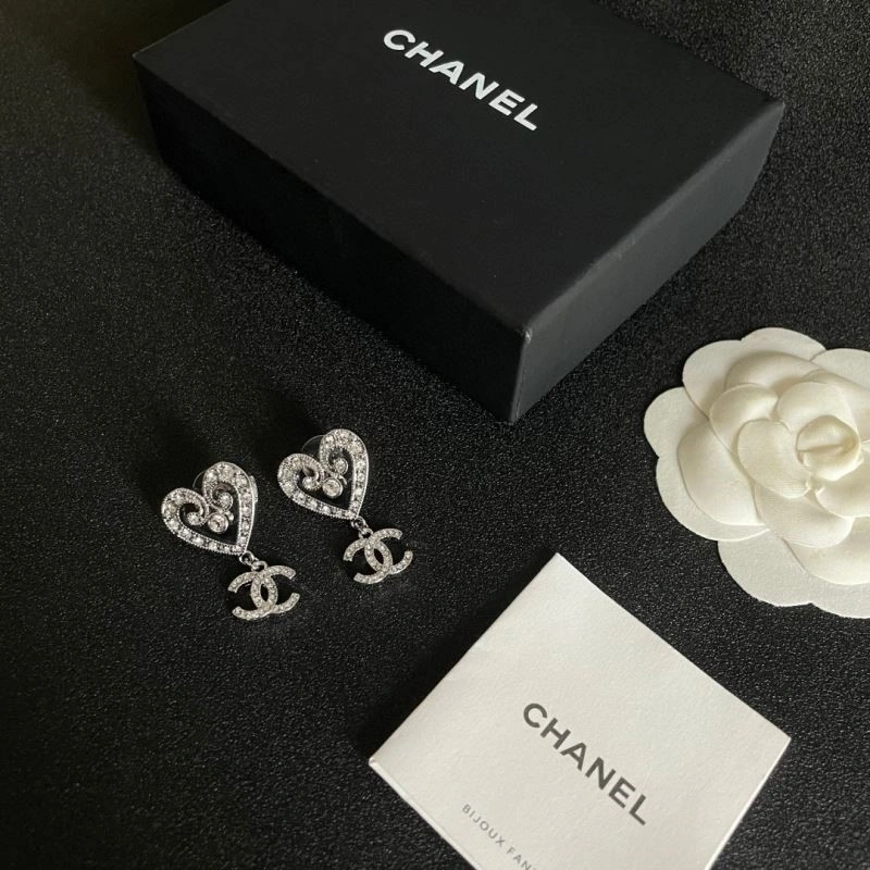 Snug Chanel Earrings 225149