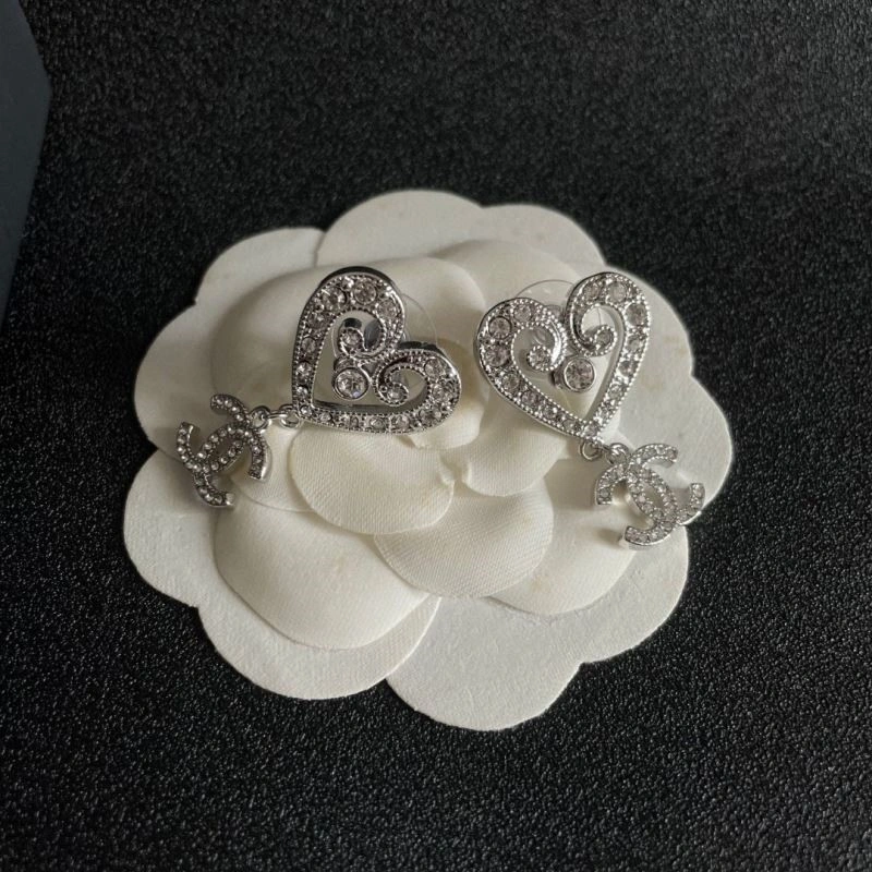 Snug Chanel Earrings 225149