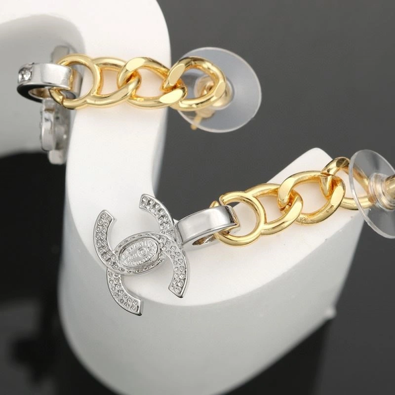 Trendsetting Chanel Earrings 225202