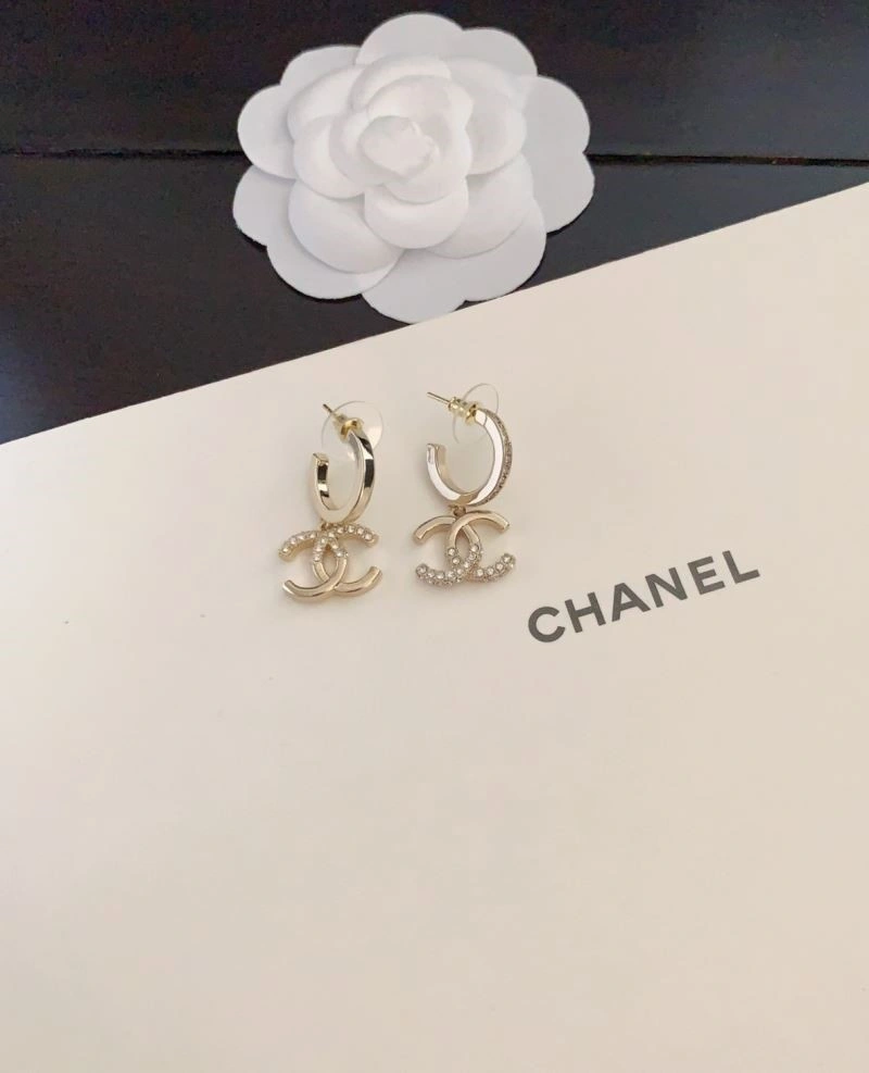 Lightweight Chanel Earrings 225142