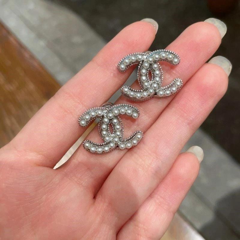 Chanel Earrings Refined 225125
