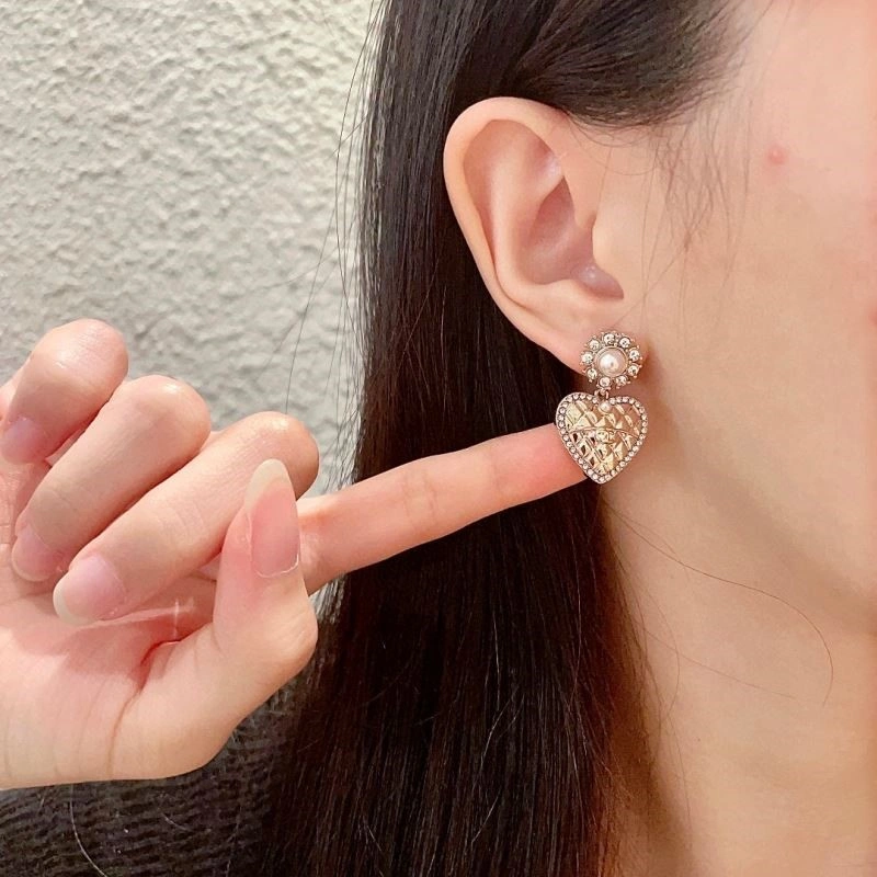 Sustainable Chanel Earrings 225141