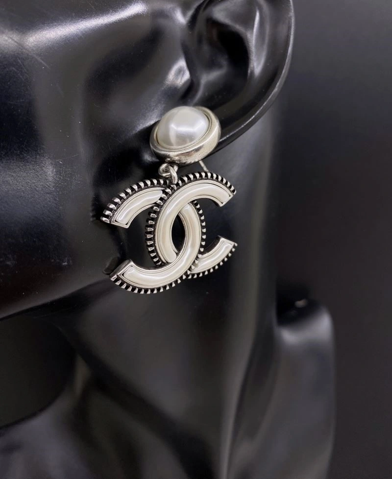 Practical Chanel Earrings 225101