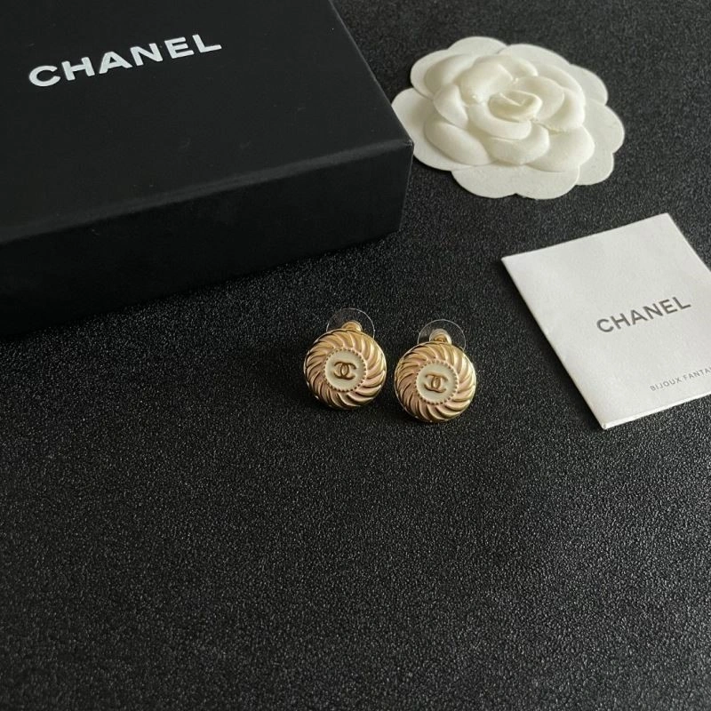 Chanel Earrings Versatile 225084