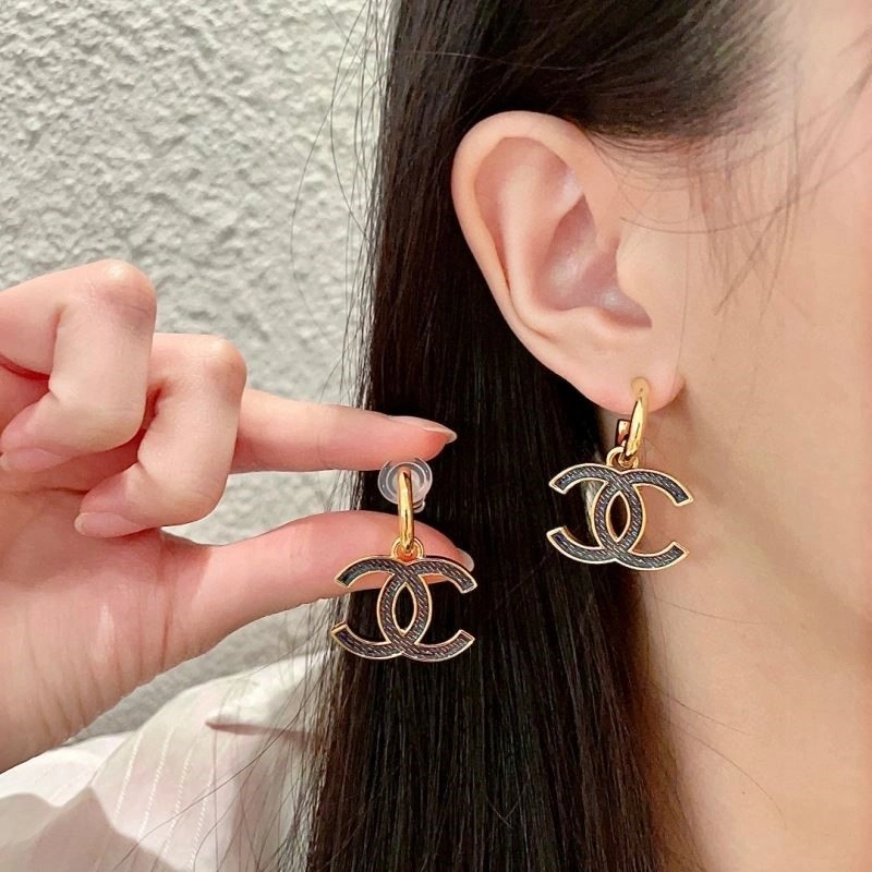 Sophisticated Chanel Earrings 225088