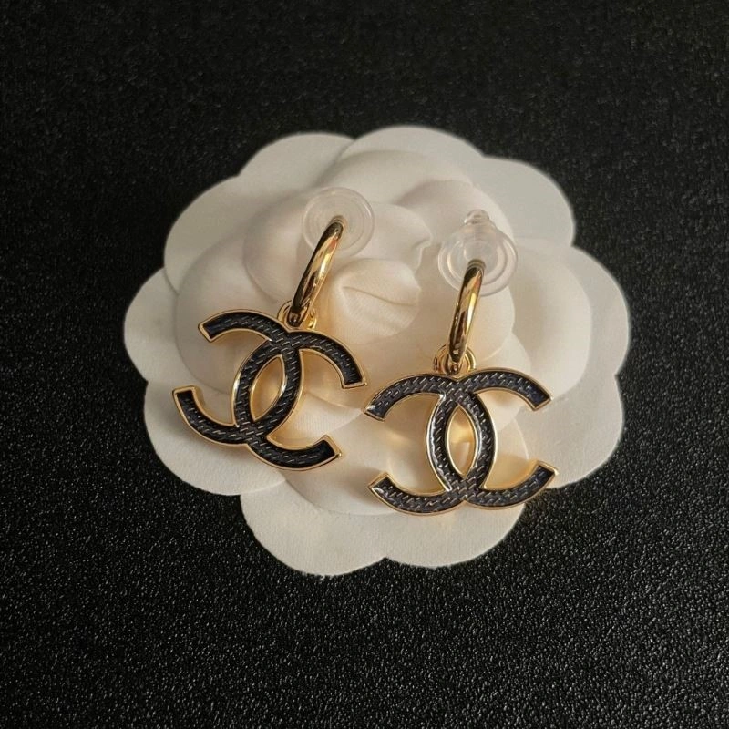 Sophisticated Chanel Earrings 225088