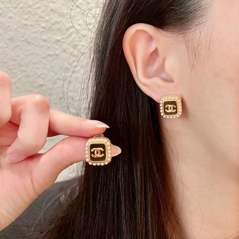Premium Chanel Earrings 225099