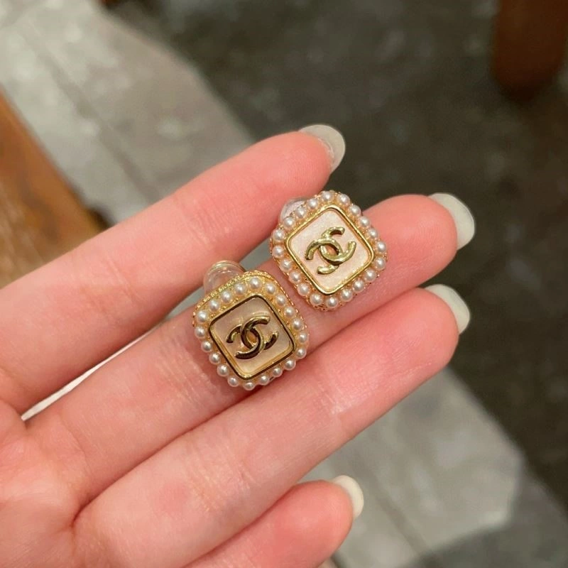 Refined Chanel Earrings 225187