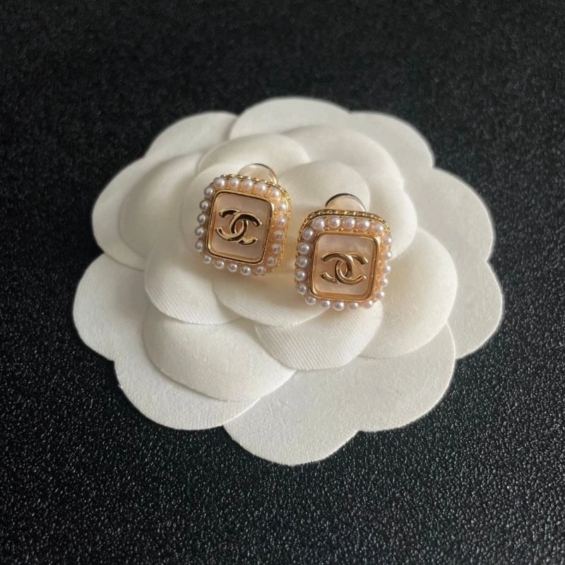 Refined Chanel Earrings 225187