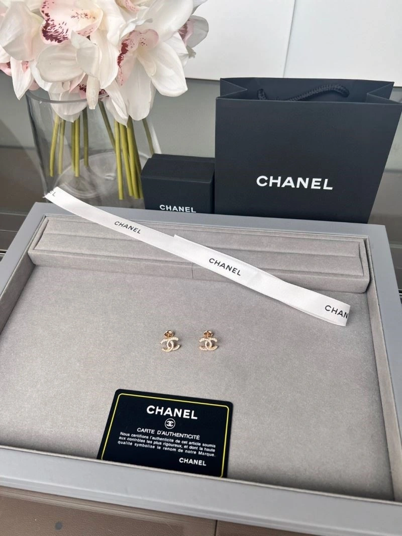 Unique Chanel Earrings 225076