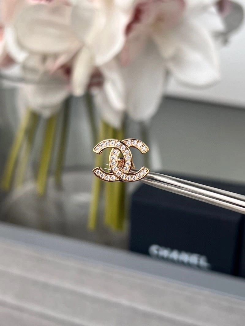 Unique Chanel Earrings 225076