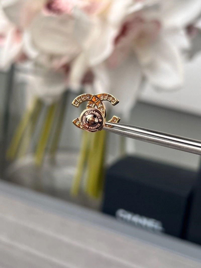 Unique Chanel Earrings 225076