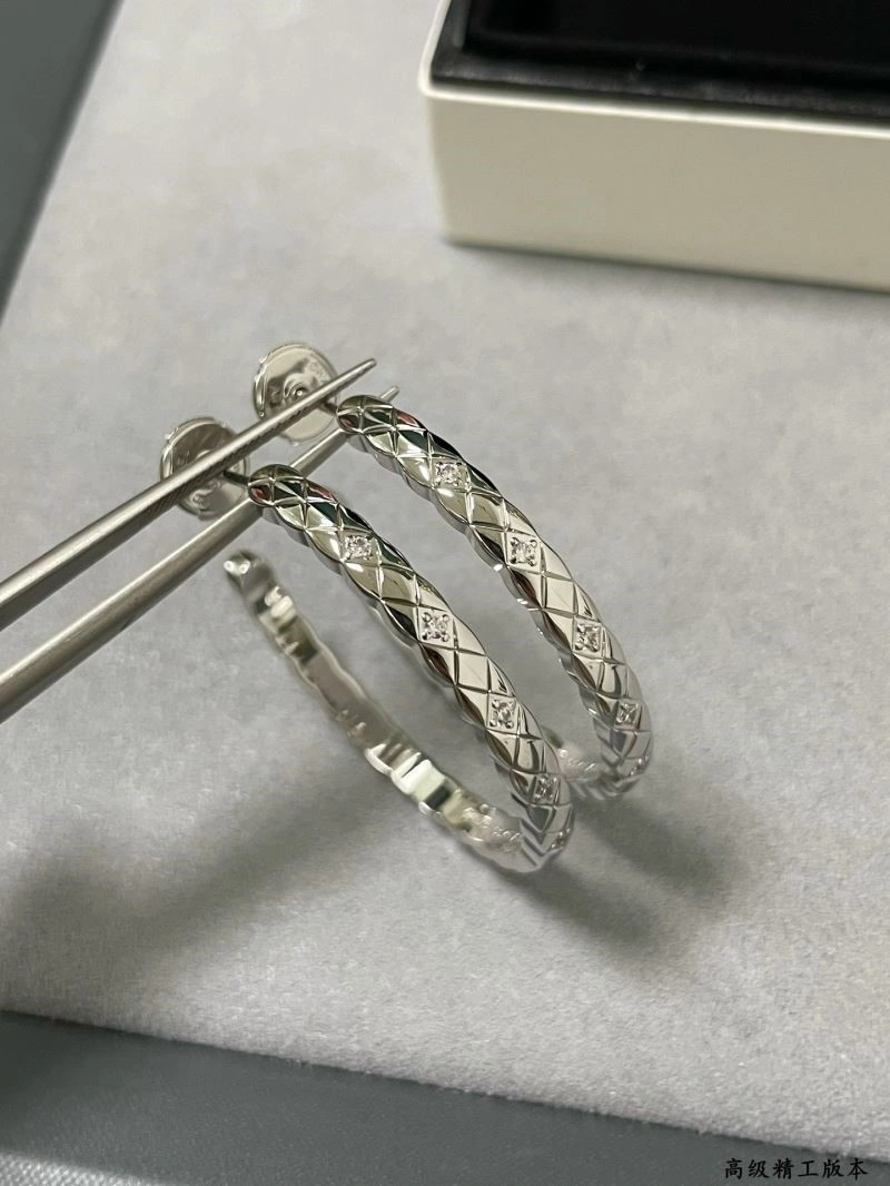 Chanel Earrings Trendsetting 225074
