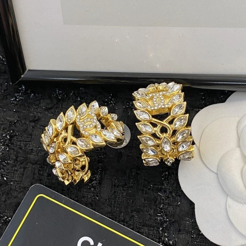 Chanel Earrings Effortless 225070