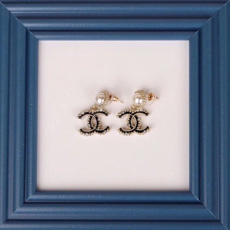 Chanel Earrings Lightweight 225136