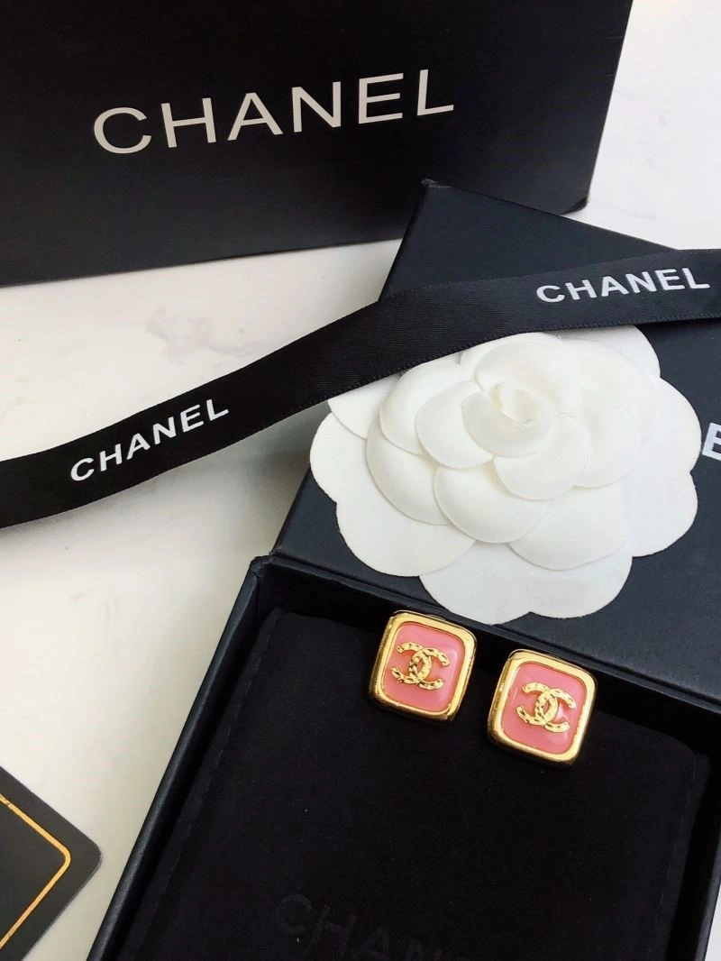Chanel Earrings Compact 225056