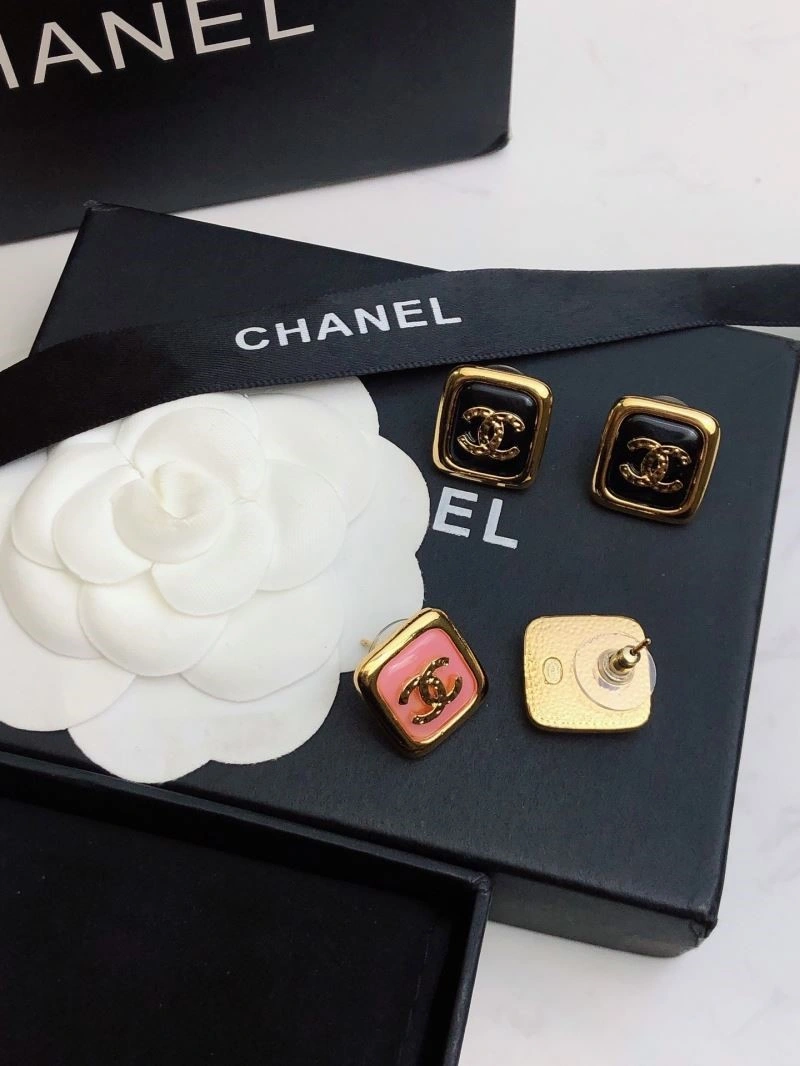 Chanel Earrings Compact 225056