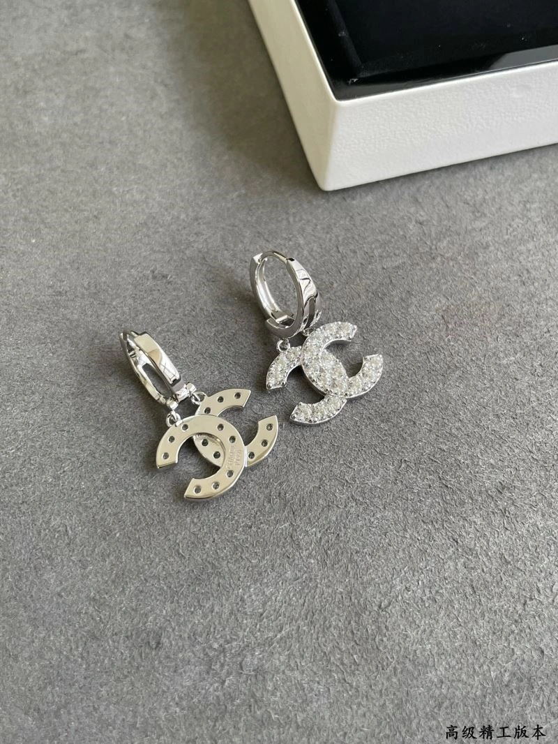 Chanel Earrings Comfortable 225058